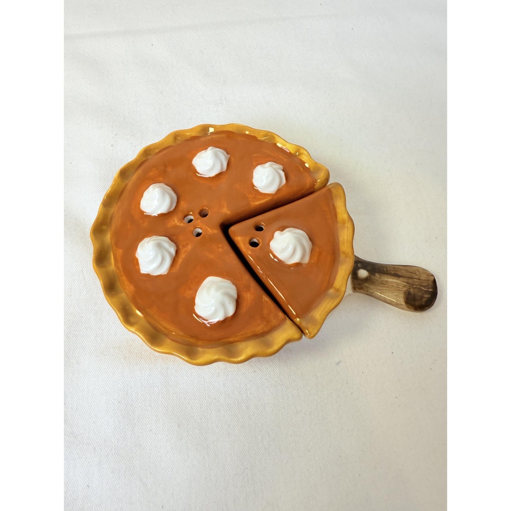 New Ceramic Pumpkin Pie Salt Pepper Shakers Fall Thanksgiving Table Decor